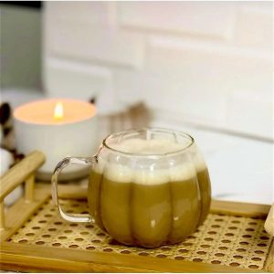 Isıya Dayanıklı 450ML Bal Kabağı Model Kahve Bardağı – Borosilikat Cam Kulplu Sunum Bardağı