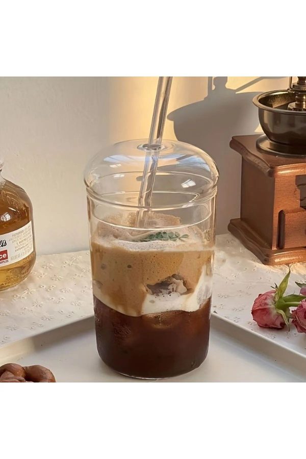Isıya Dayanıklı Borosilikat Cam Sunum Bardağı 500ML – Kapaklı ve Pipetli Kahve Bardağı Companna
